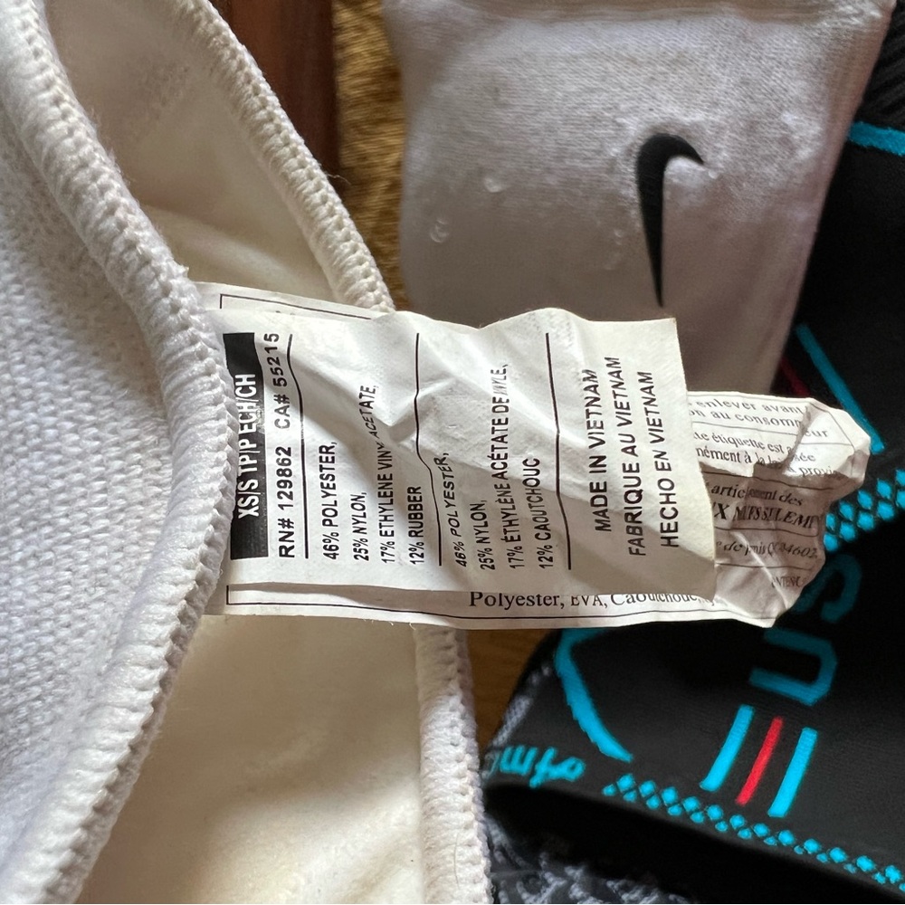 Nike Essentials Volleyball Knee Pads - S and M - Picture 4 of 4